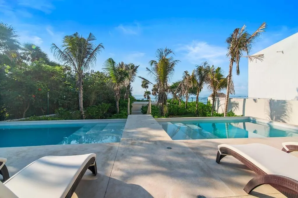 Oceanfront Paradise In Akumal Beach Access 0*,  Mexico