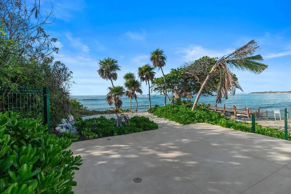 Oceanfront Paradise In Akumal Beach Access Lejlighed